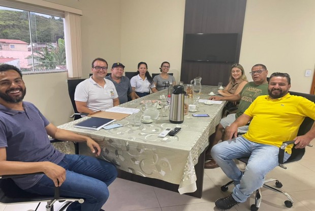 CÂMARA MUNICIPAL DE PIQUETE FORTALECE DIÁLOGO COM SERVIDORES PÚBLICOS EM REUNIÃO COM O SISEMUP